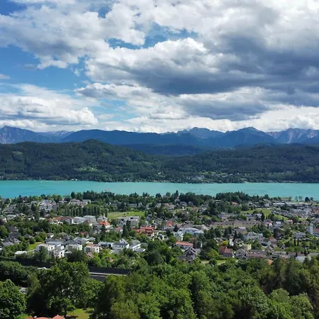 Lakeside Hills, Junior